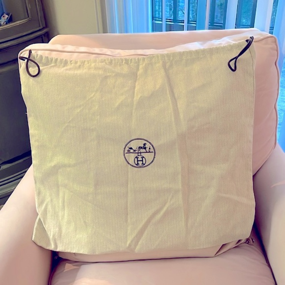 HERMES DUST BAG ( authentic)